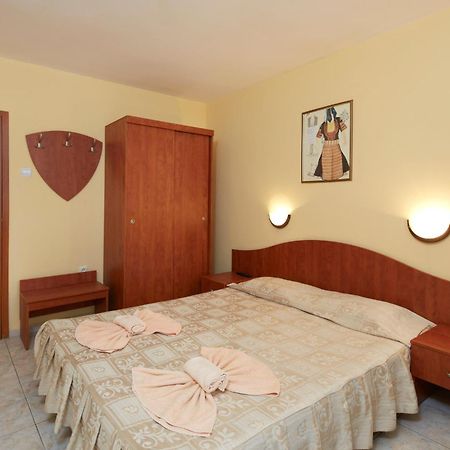 Family Hotel Andreev Nesebar Luaran gambar