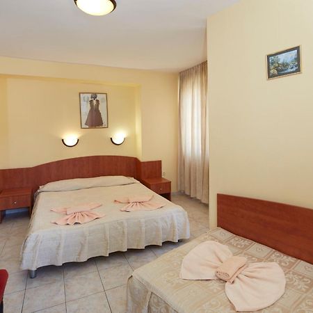 Family Hotel Andreev Nesebar Luaran gambar