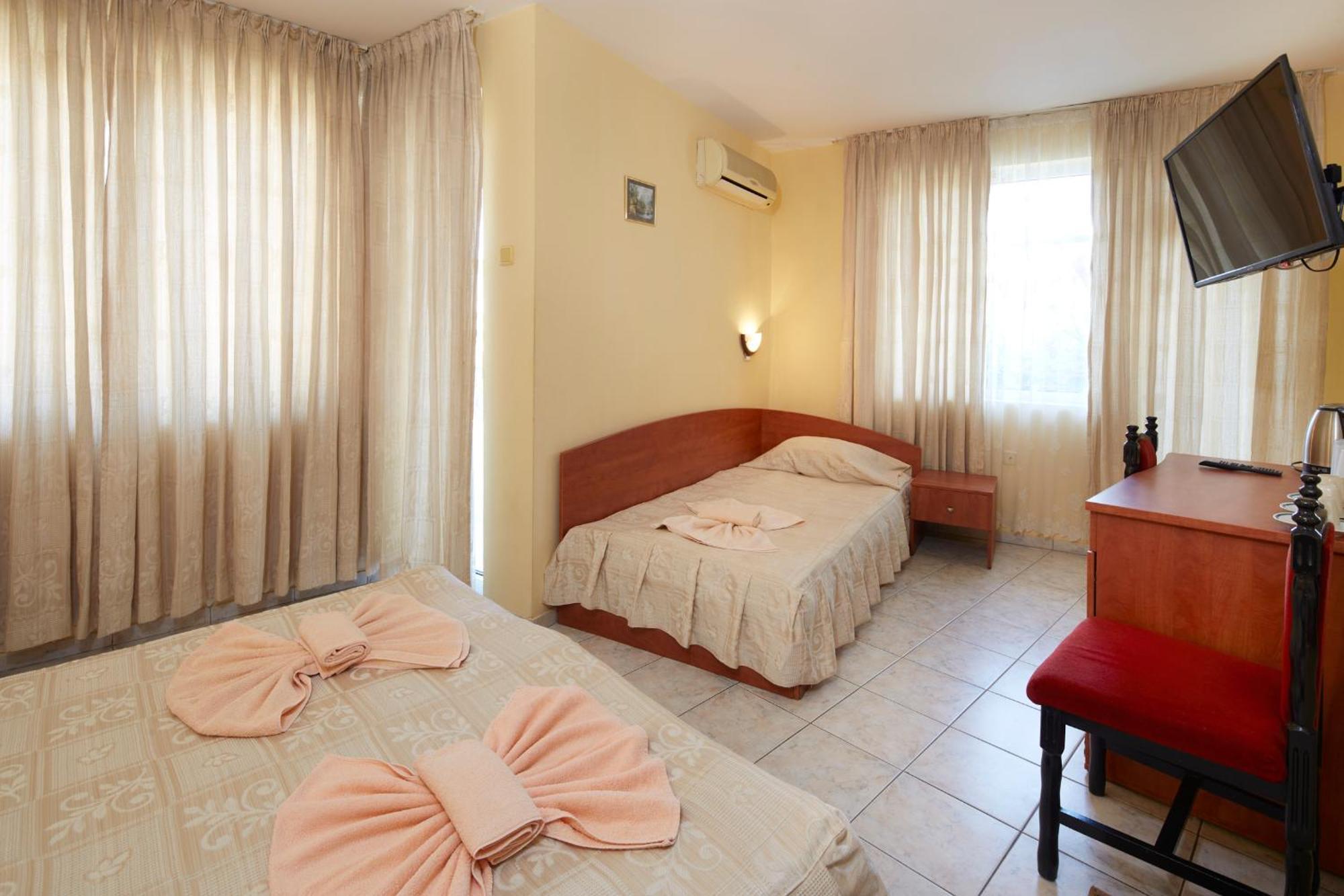 Family Hotel Andreev Nesebar Luaran gambar