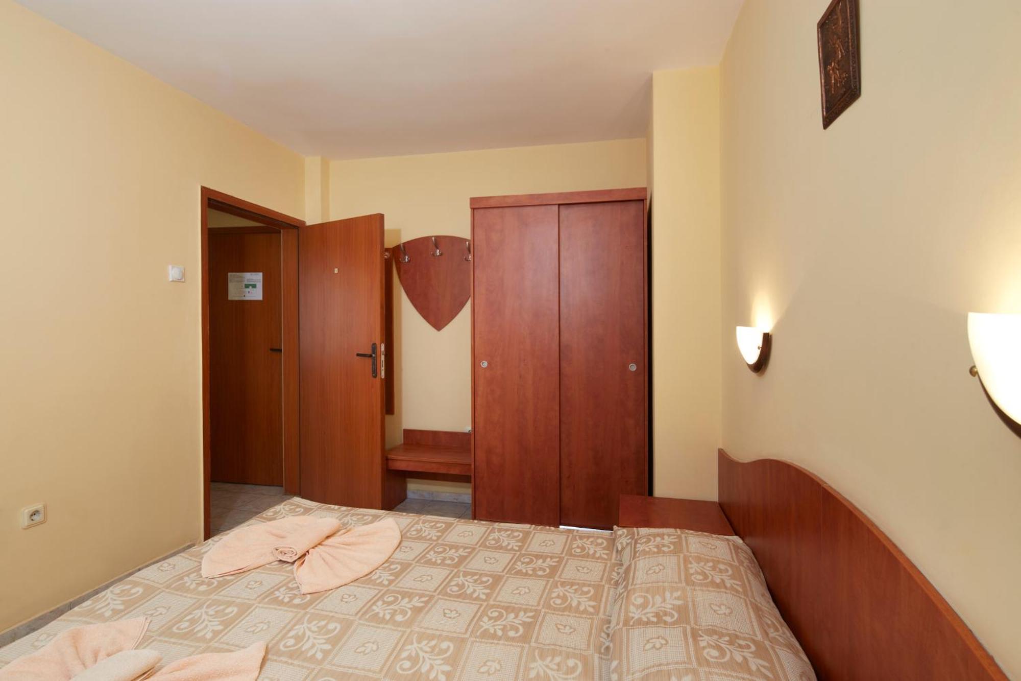 Family Hotel Andreev Nesebar Luaran gambar
