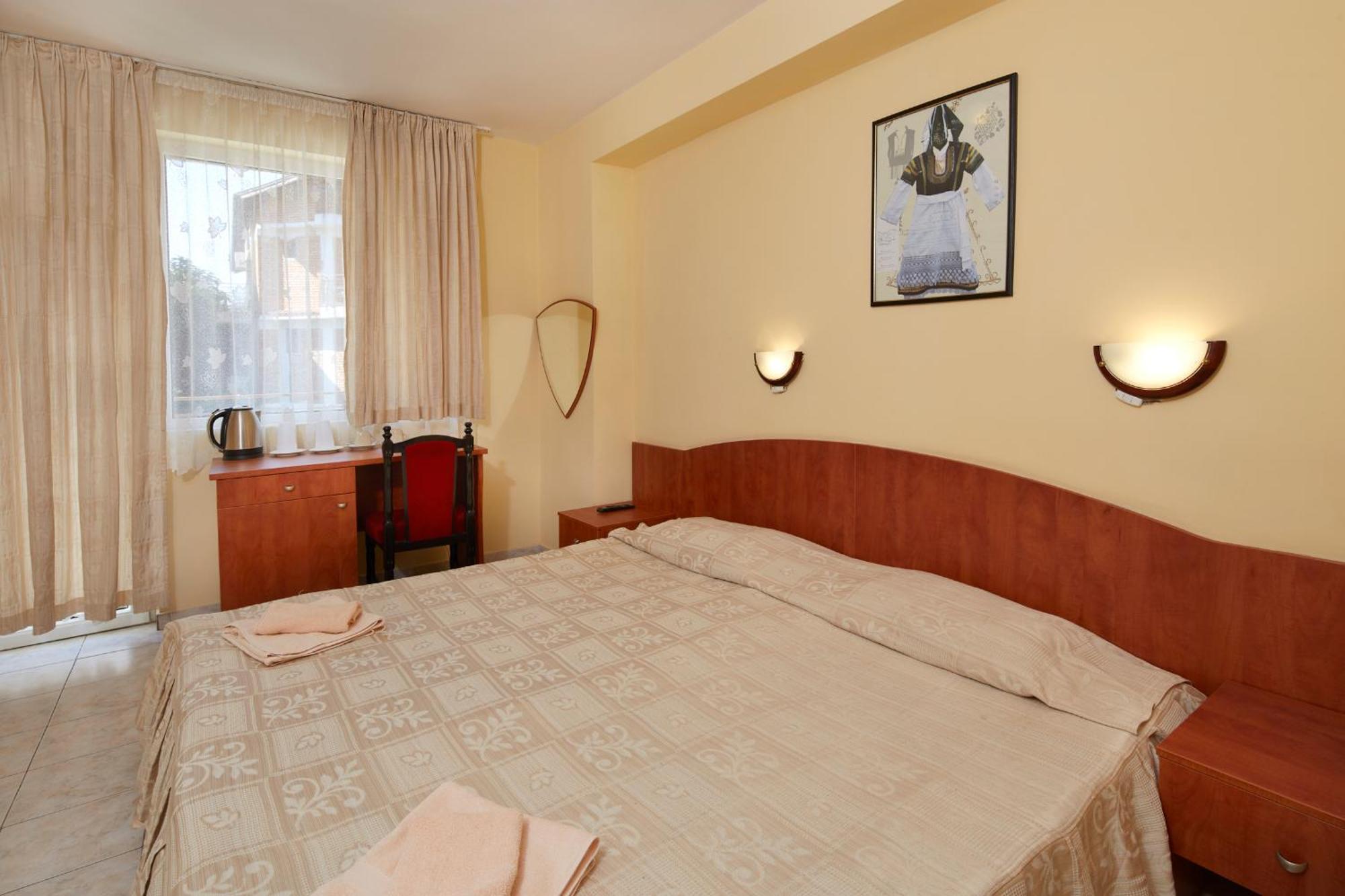 Family Hotel Andreev Nesebar Luaran gambar