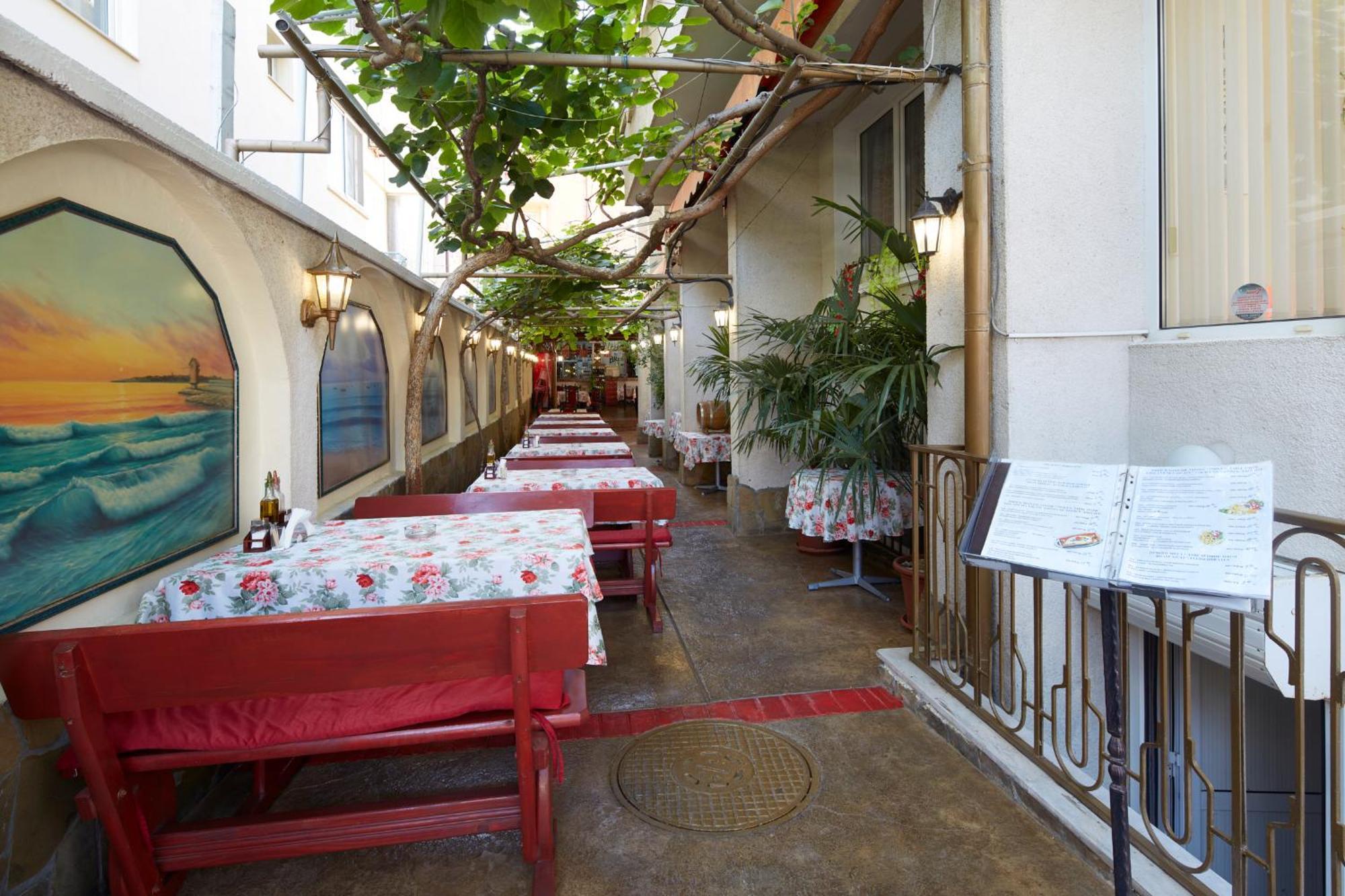 Family Hotel Andreev Nesebar Luaran gambar