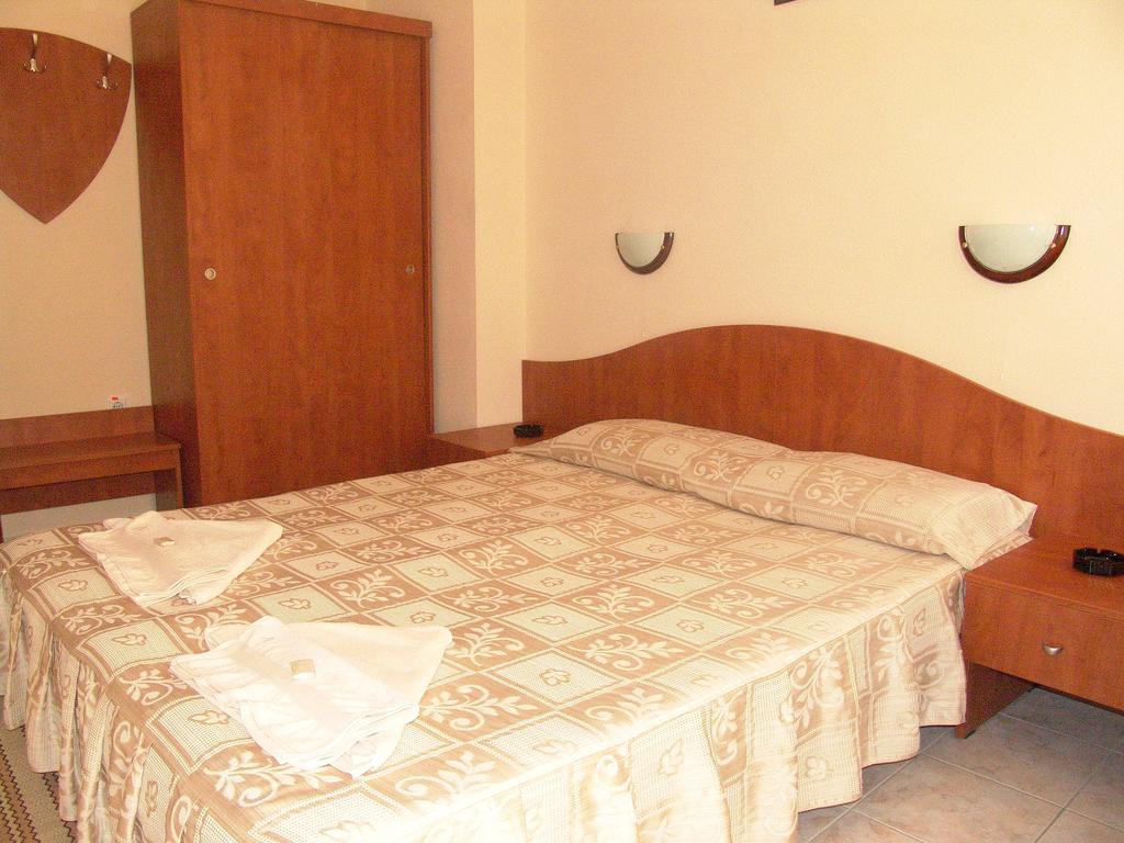 Family Hotel Andreev Nesebar Bilik gambar