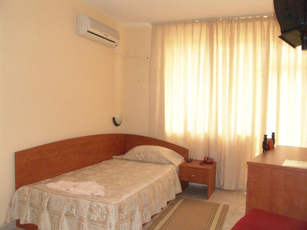 Family Hotel Andreev Nesebar Bilik gambar