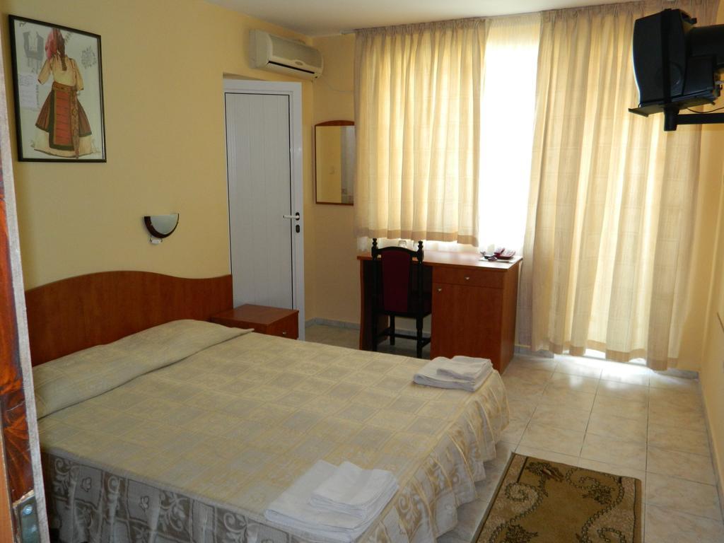 Family Hotel Andreev Nesebar Bilik gambar