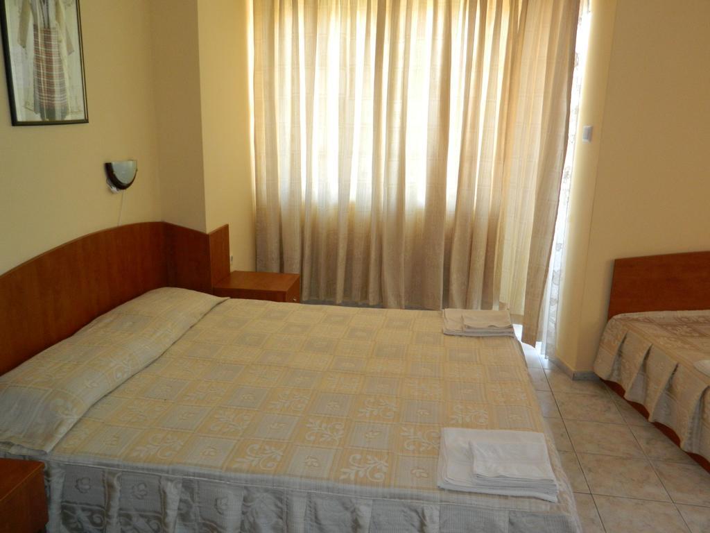 Family Hotel Andreev Nesebar Bilik gambar