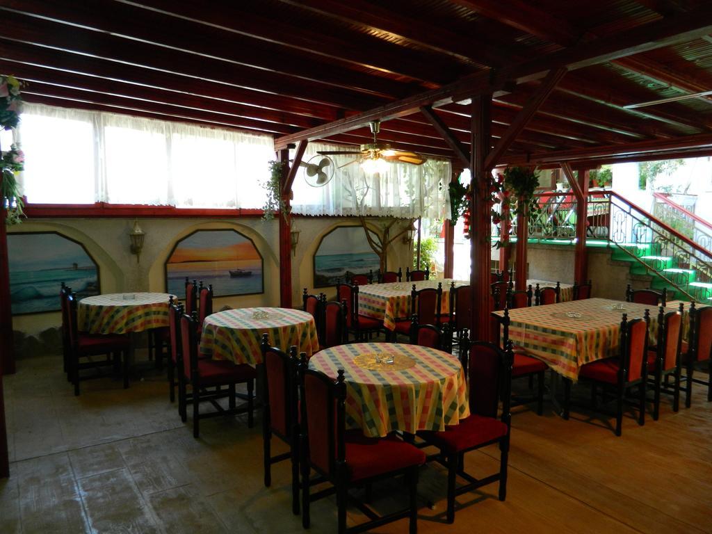 Family Hotel Andreev Nesebar Luaran gambar